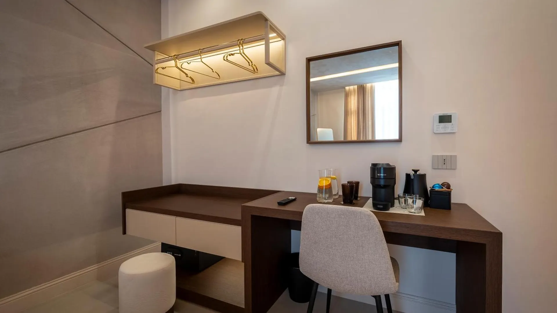 Halo Suite Naples Bed & Breakfast