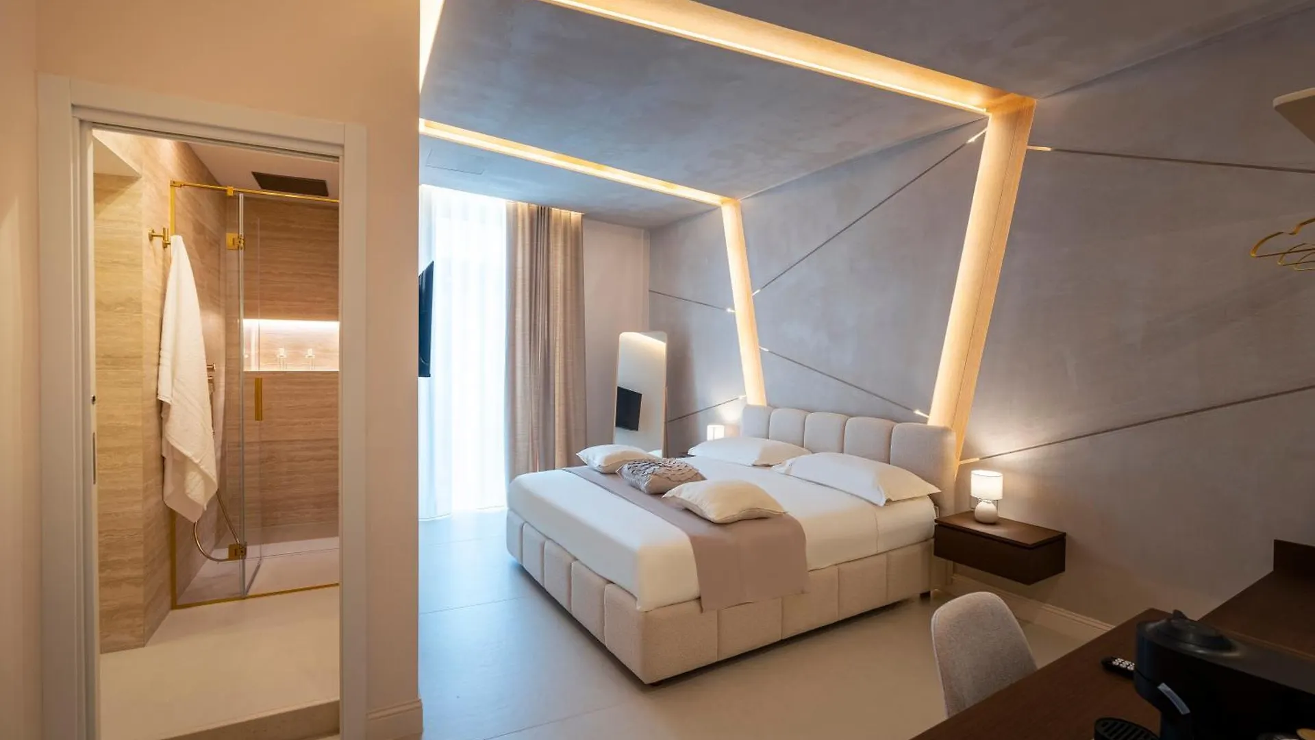 Halo Suite Неаполь