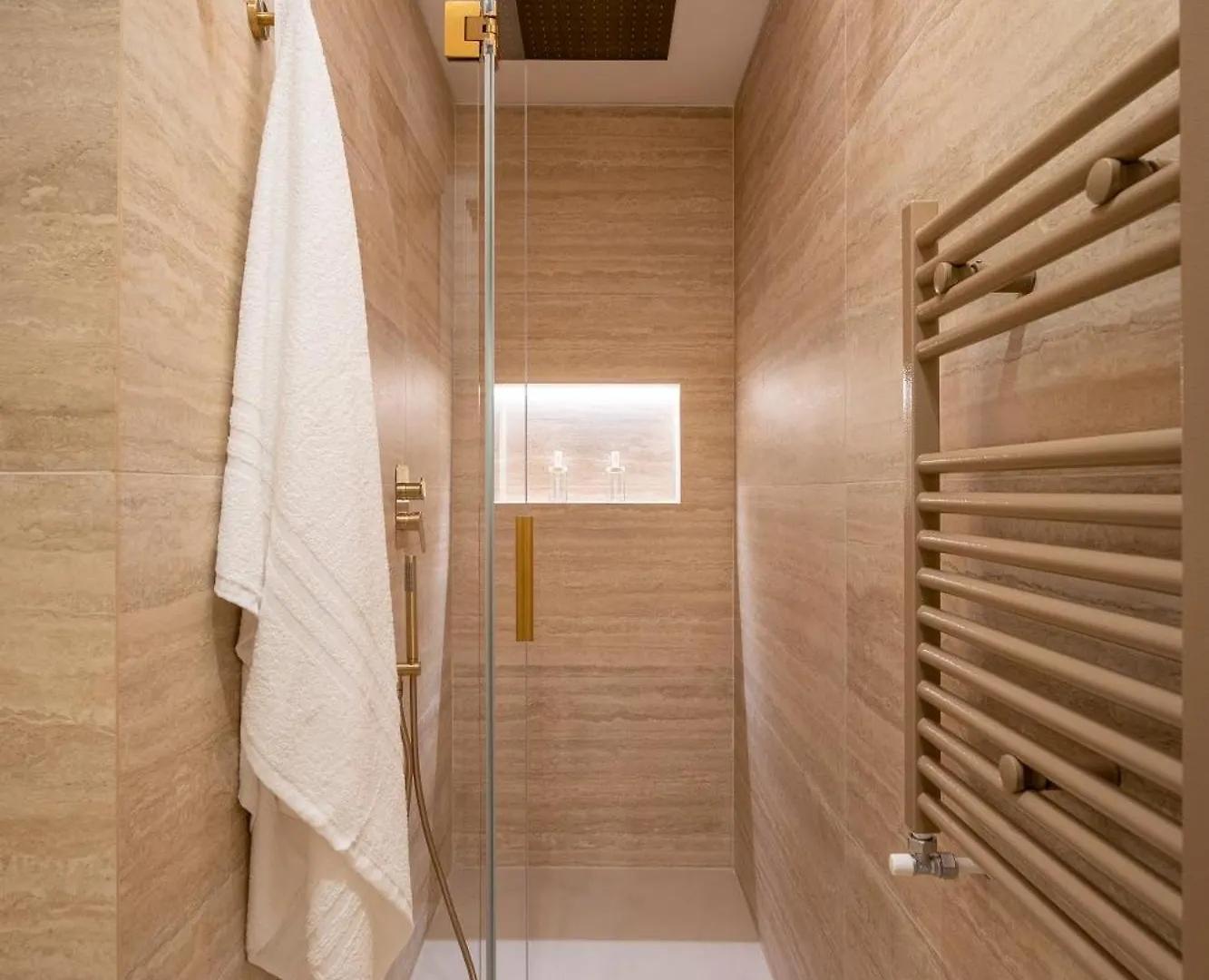 Halo Suite Naples